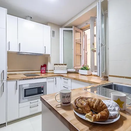 Central Malaga Apartment At Mitjana Plaza Exterior photo